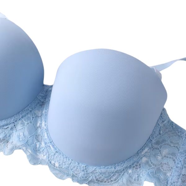 Lady's Underwear Bra with Thin Lace and Thick Cups on the Bottom