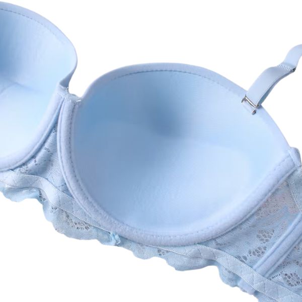 Lady's Underwear Bra with Thin Lace and Thick Cups on the Bottom